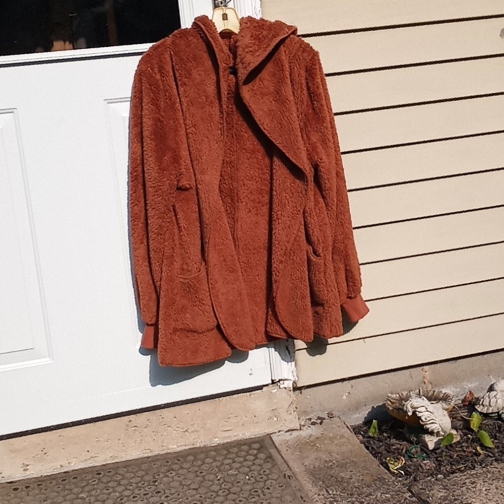 Pumpkin fleece with hood.  Size XL